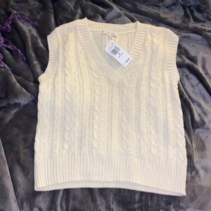Hooked Up V-Neck Sleeveless Knit Sweater